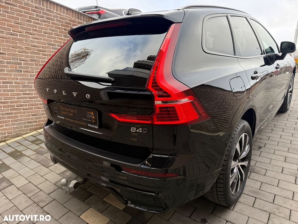 Volvo XC 60 B4 MHEV AT AWD Ultimate Dark - 14
