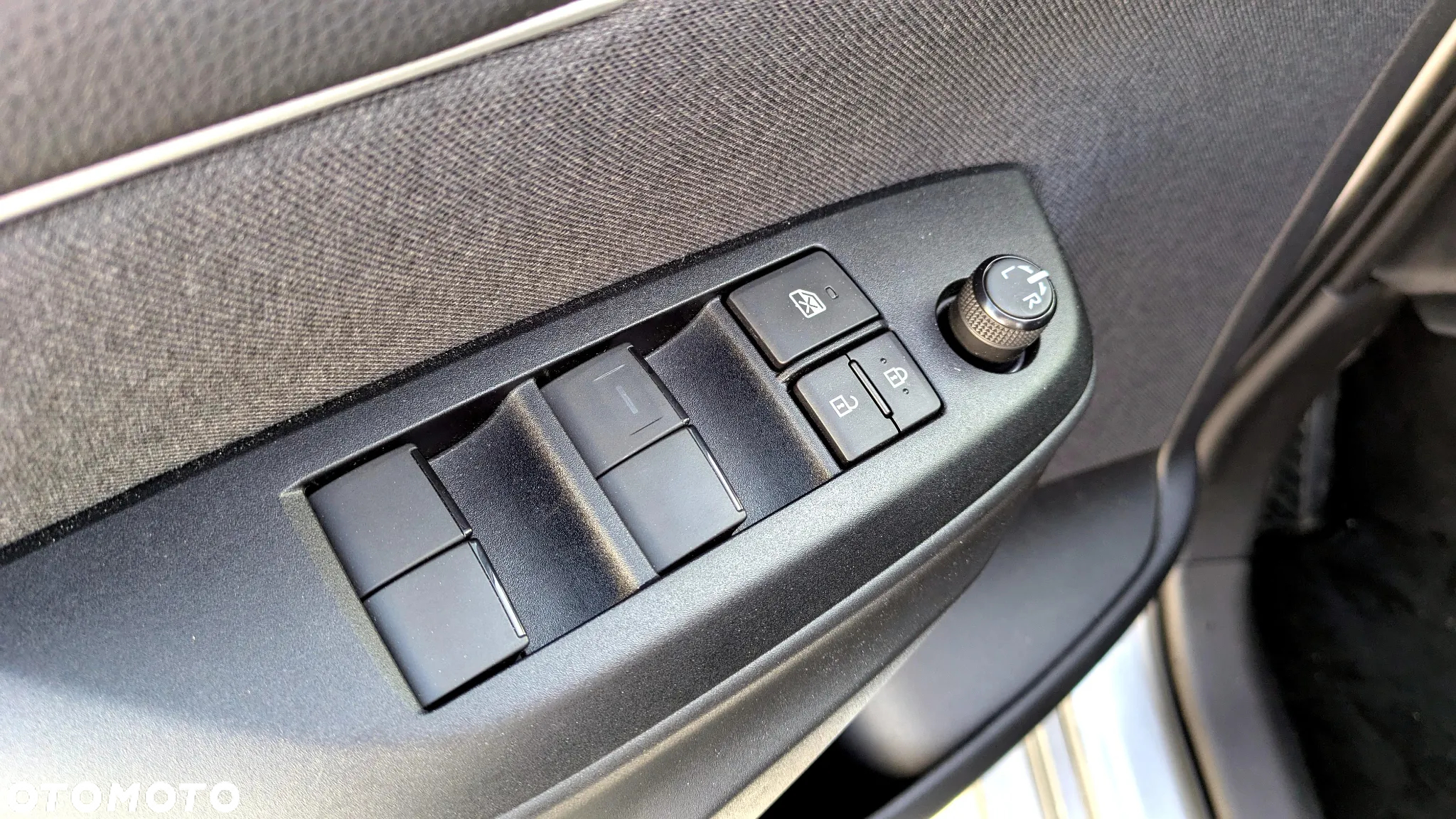 Toyota Yaris Hybrid 1.5 Style - 17