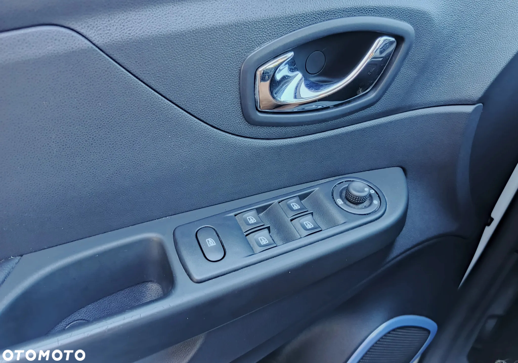 Renault Captur 1.2 Energy TCe Initiale Paris - 27