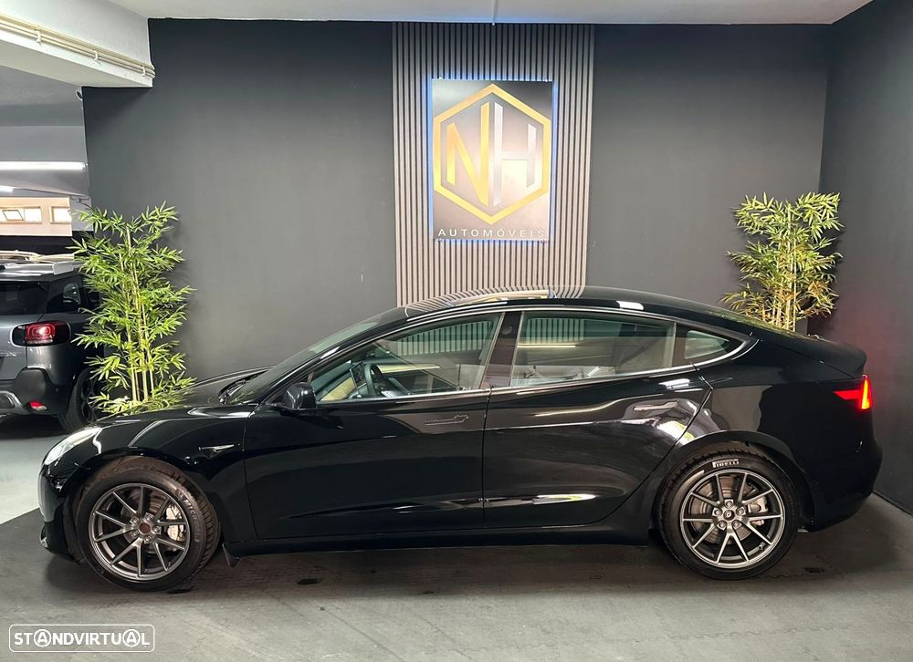 Tesla Model 3 Long Range Tração Traseira - 3