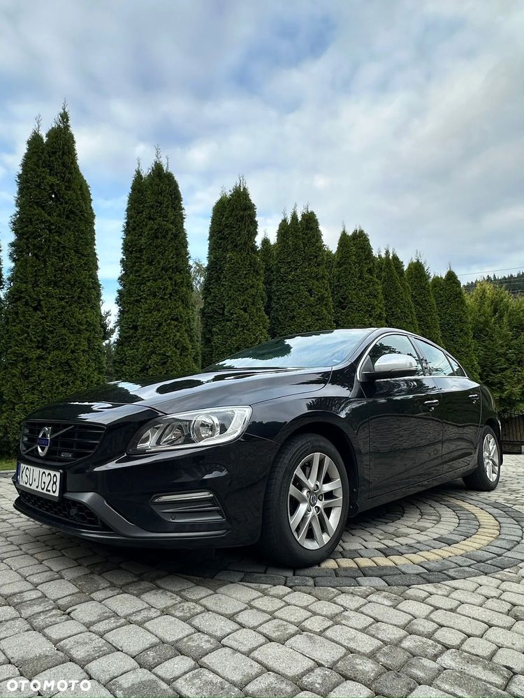 Volvo S60 D2 R-Design - 1