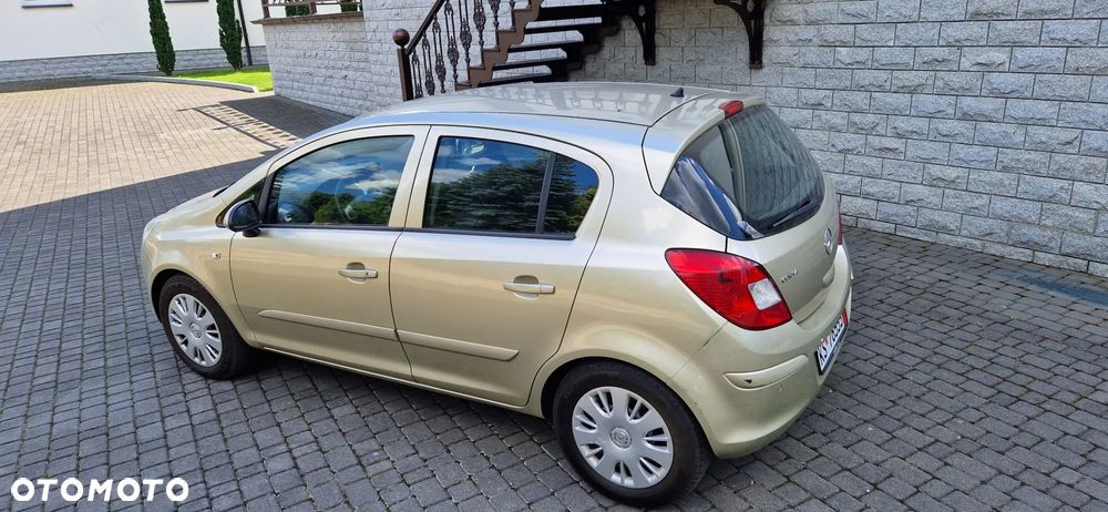 Opel Corsa 1.2 16V Cosmo - 4