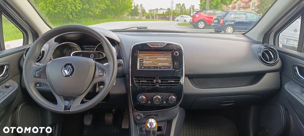 Renault Clio 1.2 16V 75 Expression - 11