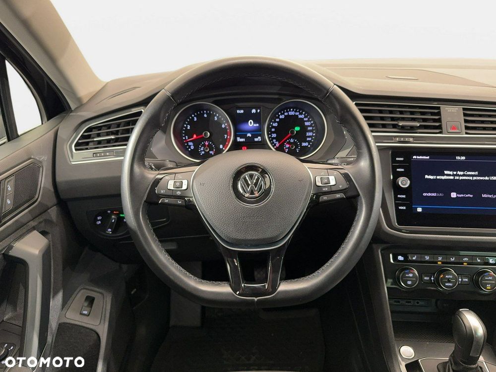 Volkswagen Tiguan - 19