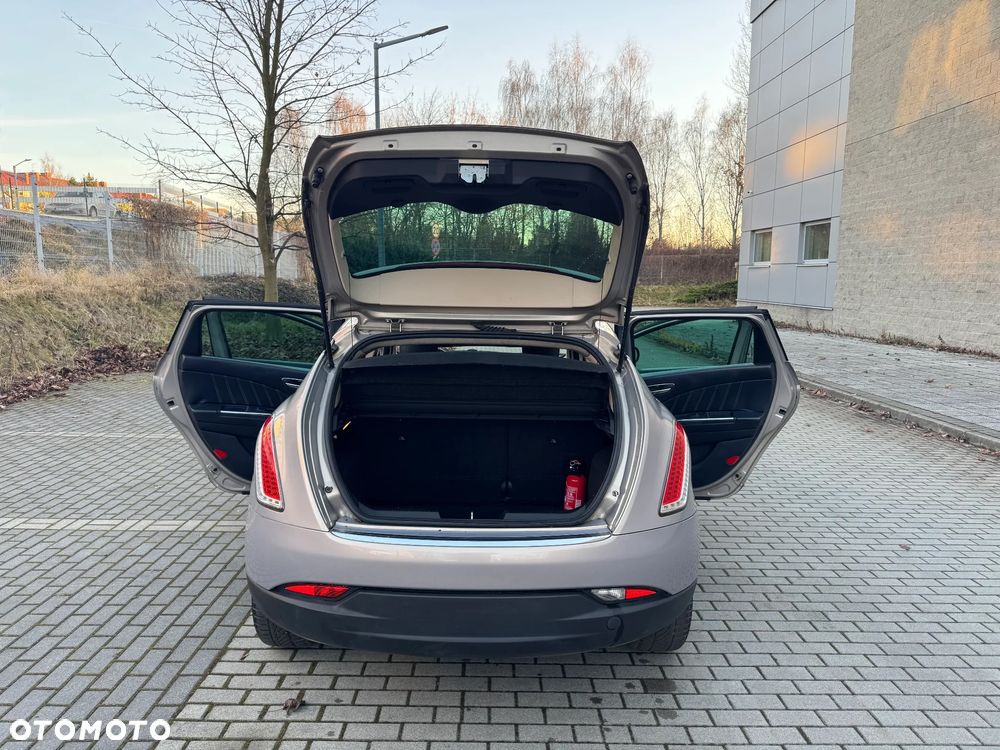 Lancia Delta 1.6 MultiJet 16v DFN6 Silver - 23