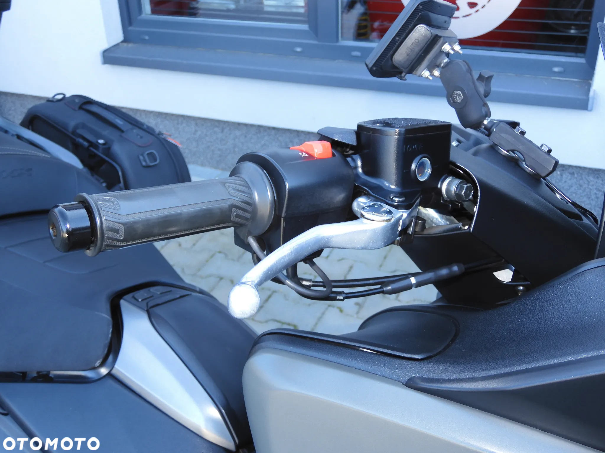 Yamaha Tmax - 10