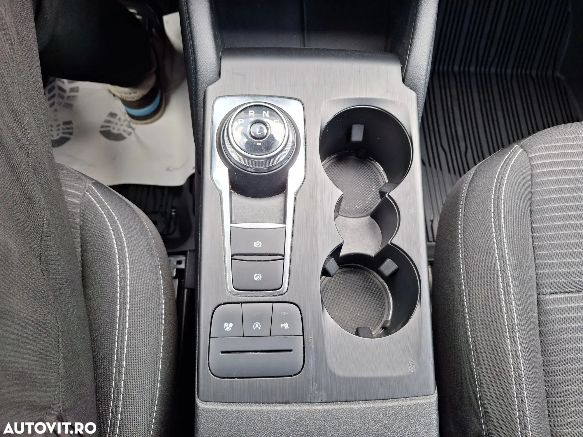 Ford Kuga - 17