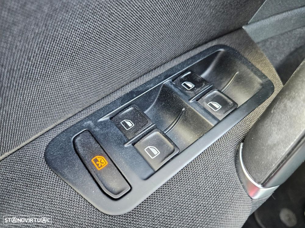 VW Golf Variant 1.6 TDi Confortline - 41