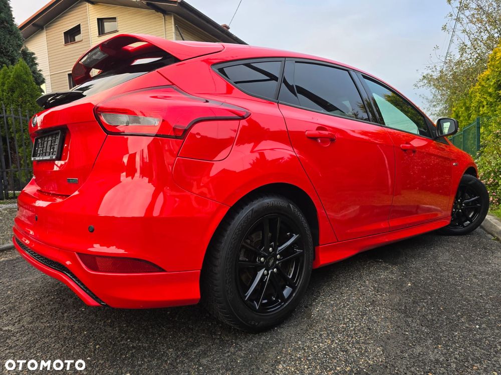 Ford Focus 2018 photo 2