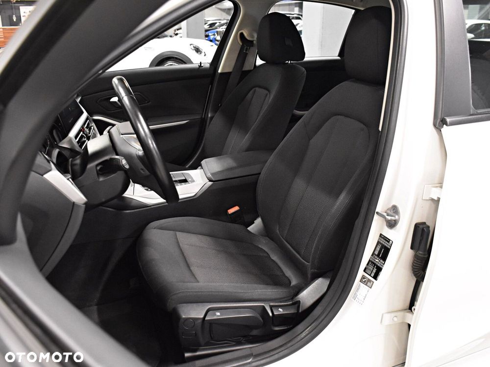 BMW Seria 3 318i Advantage - 11