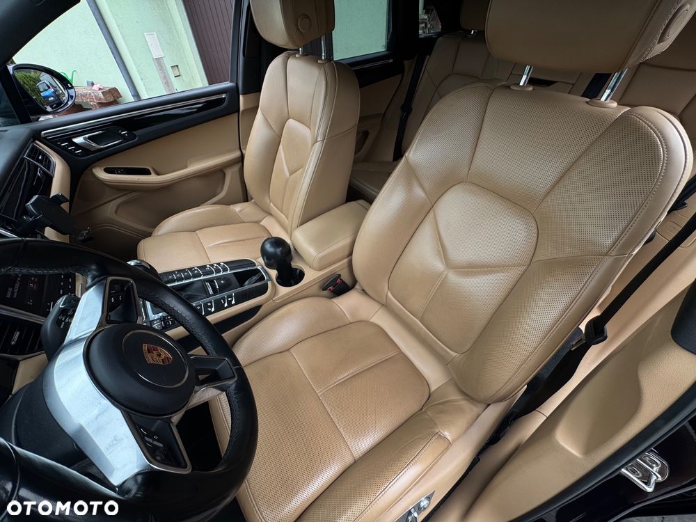 Porsche Macan Standard - 12