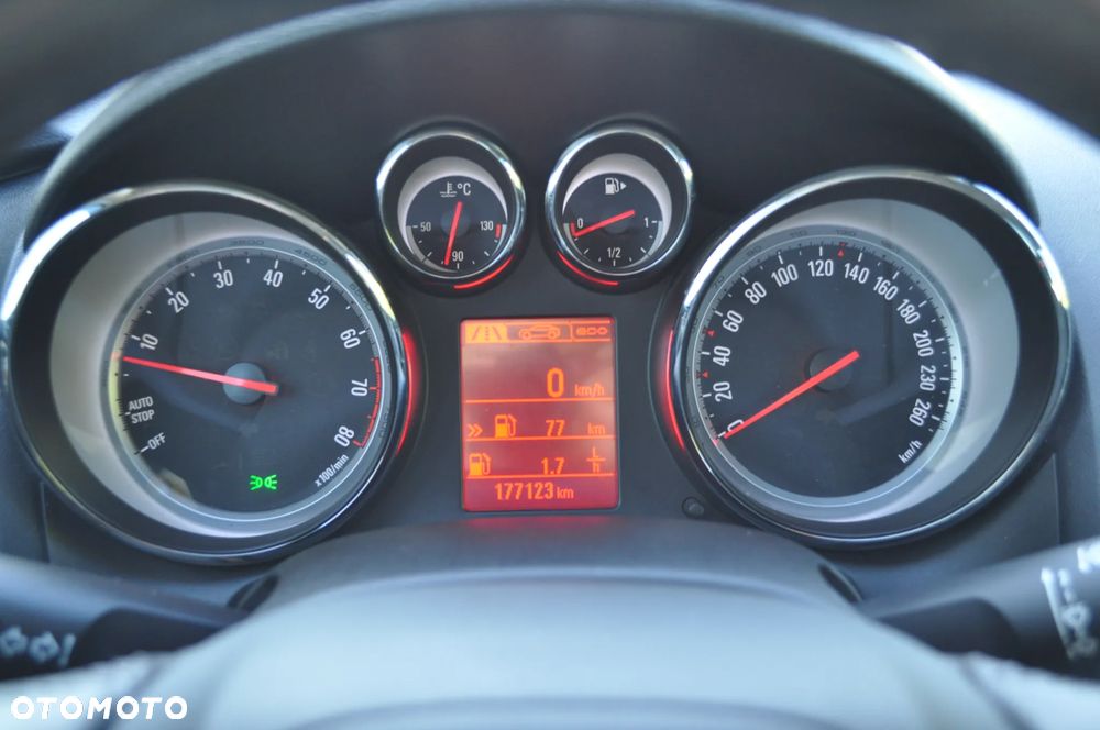 Opel Astra 1.4 Turbo Exklusiv - 24