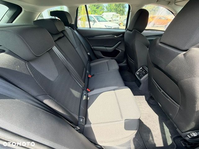 Skoda Octavia 2.0 TDI SCR Ambition DSG - 10