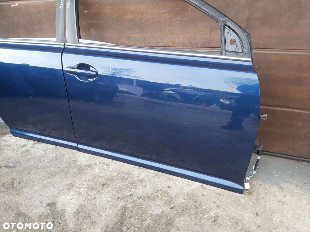 TOYOTA Avensis T25 03-08 r drzwi prawy przód prawe przednie 8p4 - 2
