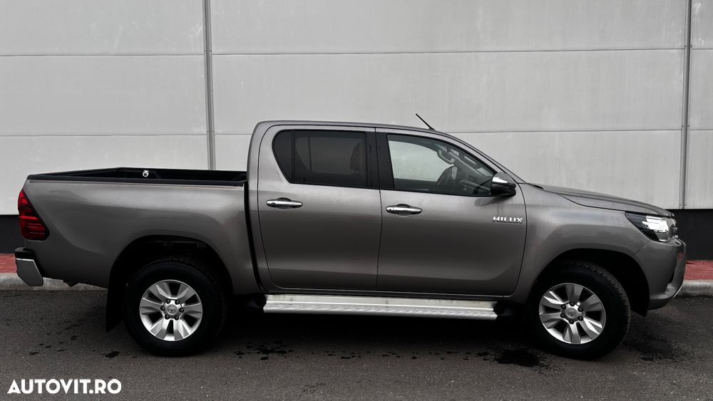 Toyota Hilux 2.4D 150CP 4x4 Double Cab 6MT Comfort - 17