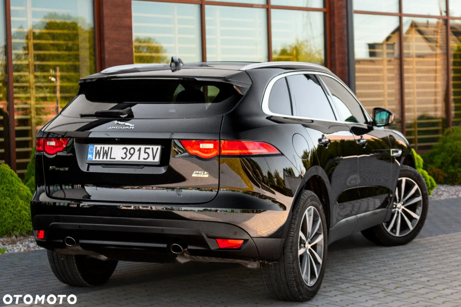 Jaguar F-Pace 2.0 i4P AWD Prestige - 4