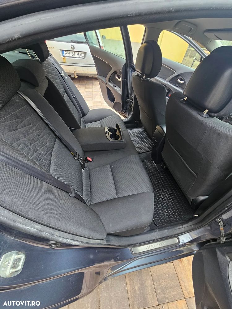 Toyota Avensis 1.8 Multidrive Edition - 8
