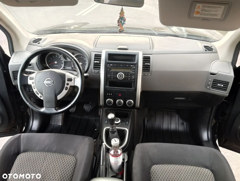 Nissan X-Trail 2.5 4x4 LE - 8