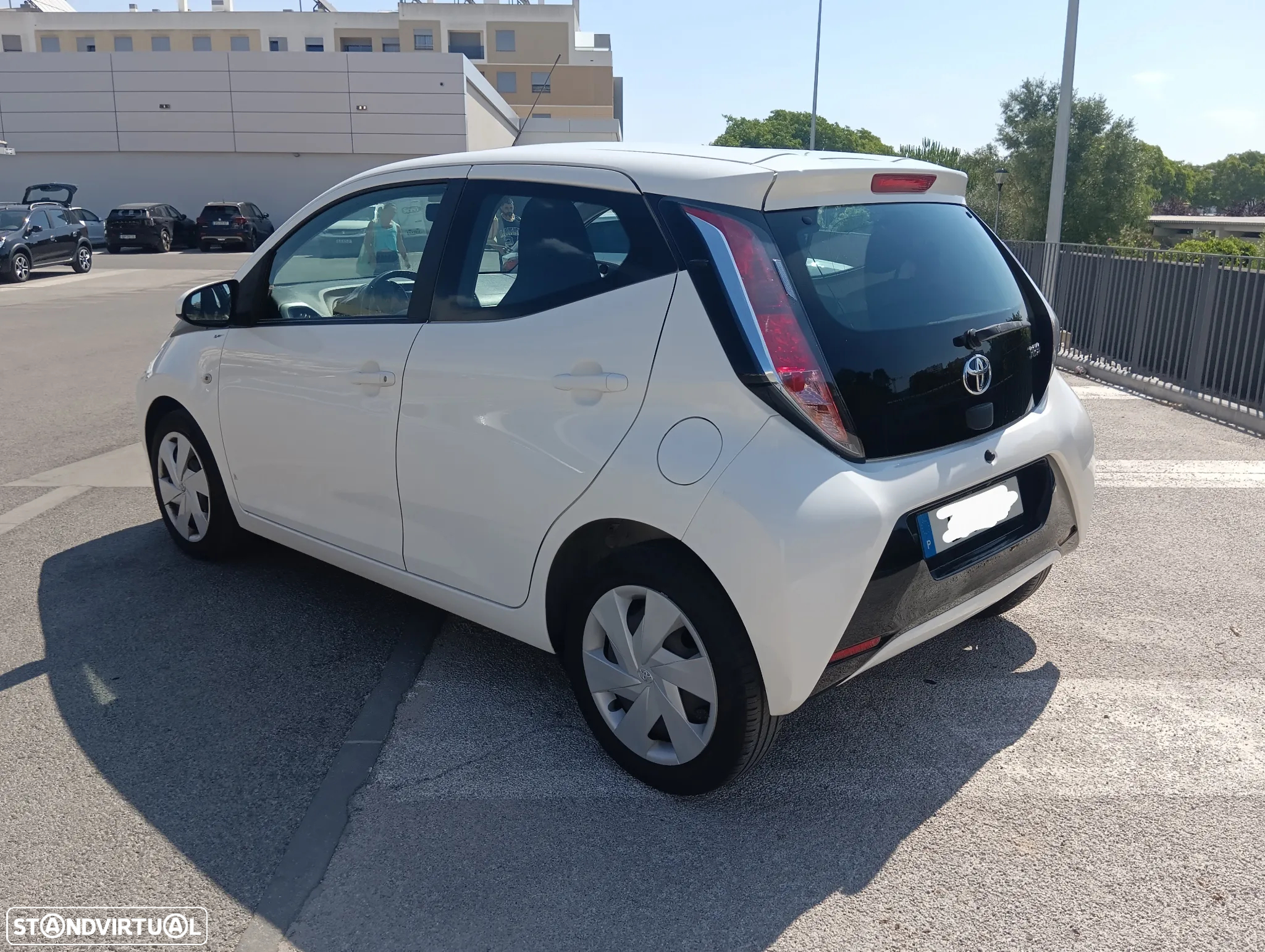 Toyota Aygo 1.0 X-Play Plus MM - 16