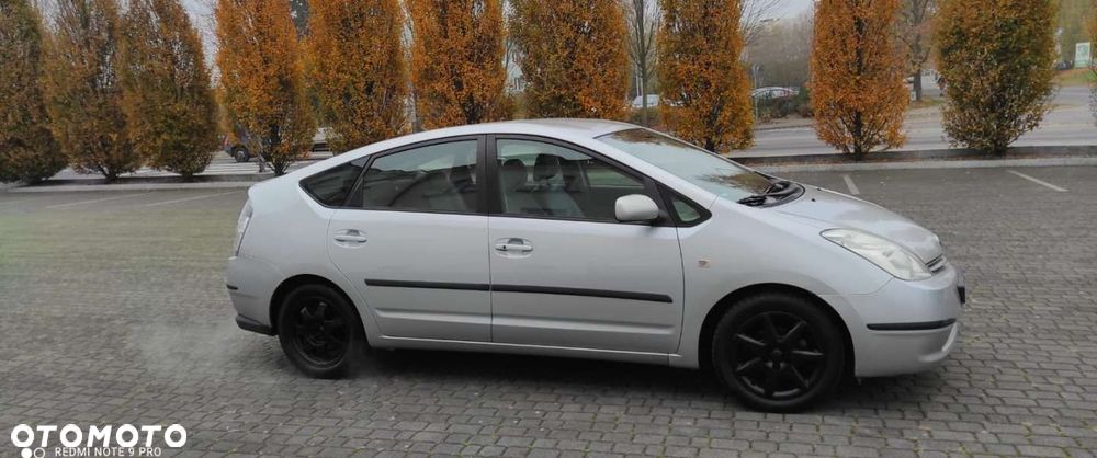 Toyota Prius (Hybrid) Sol - 9