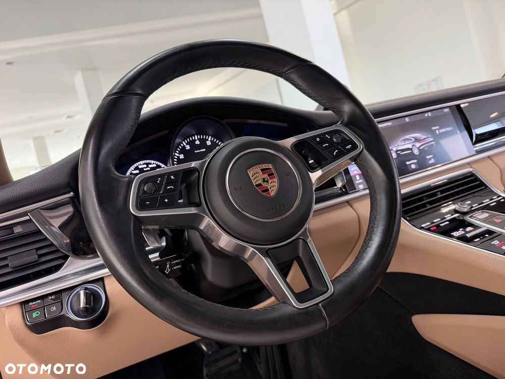 Porsche Panamera - 27