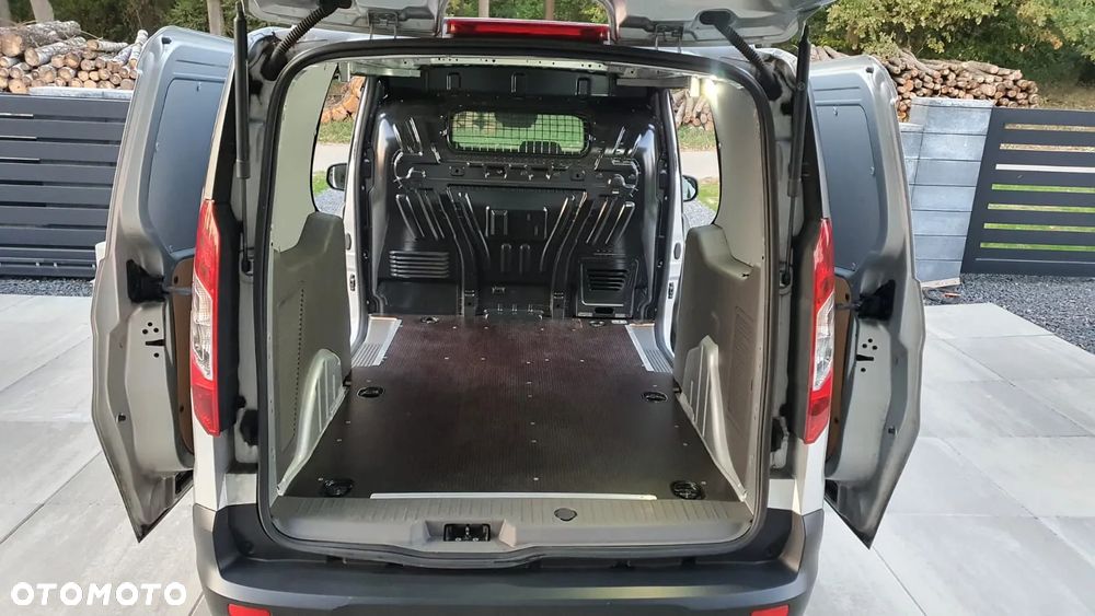 Ford Transit Connect - 28