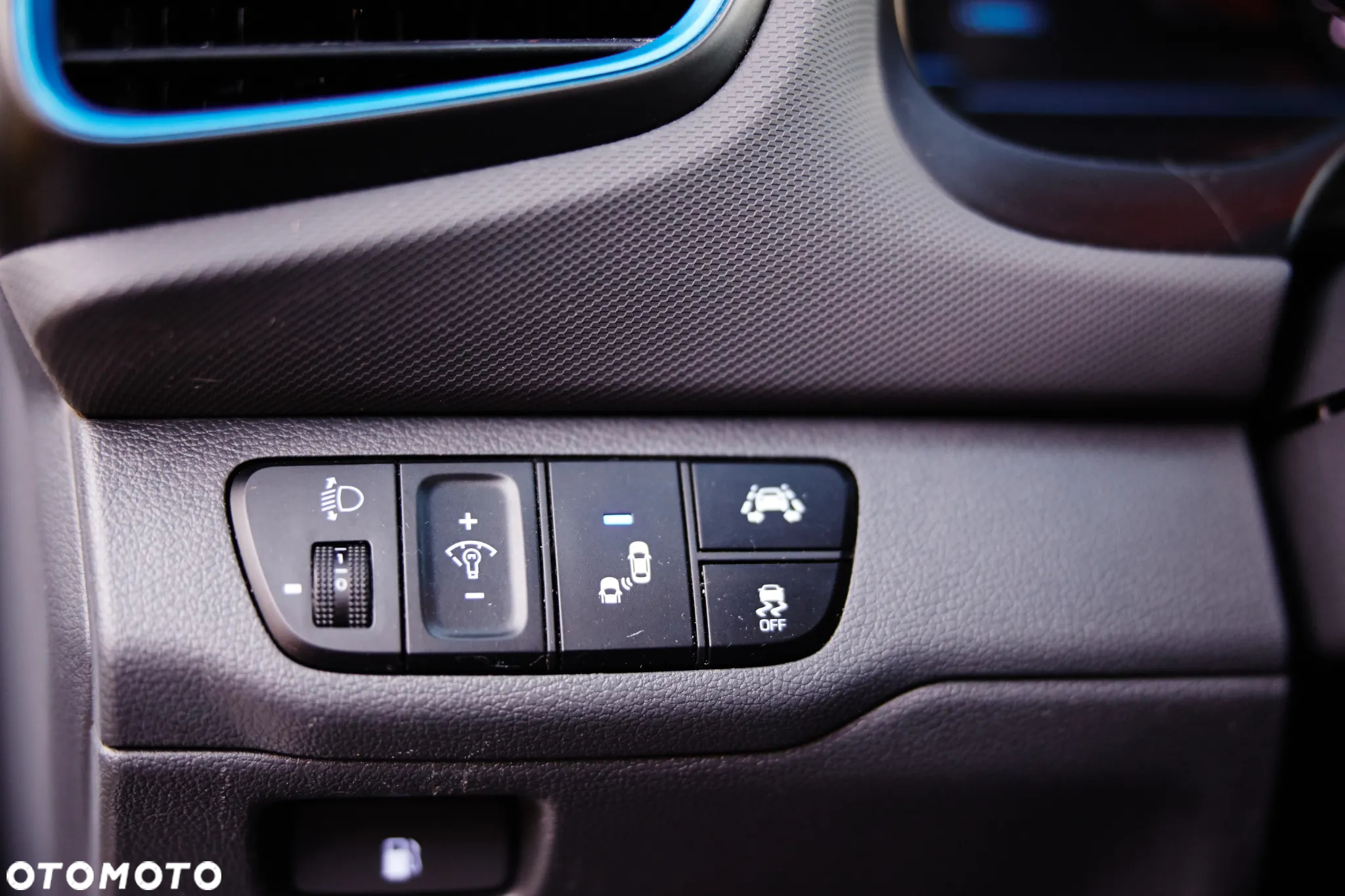 Hyundai IONIQ hybrid Platinum - 23