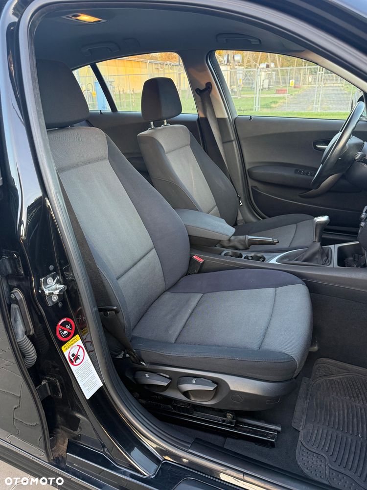 BMW Seria 1 120d DPF - 19
