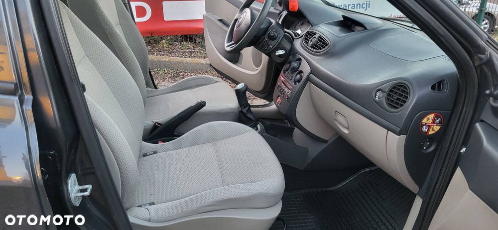 Renault Clio 1.2 16V All Inclusive - 9