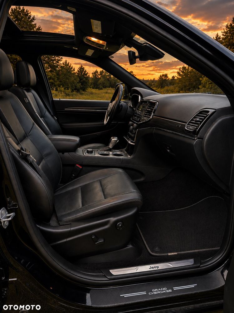 Jeep Grand Cherokee - 19