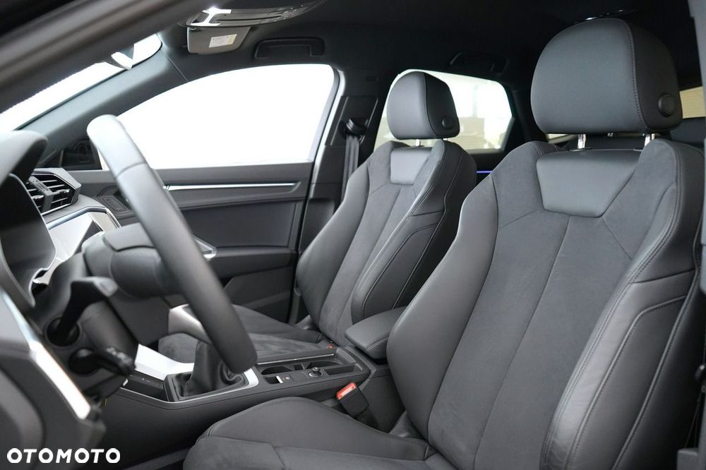 Audi Q3 Sportback - 13