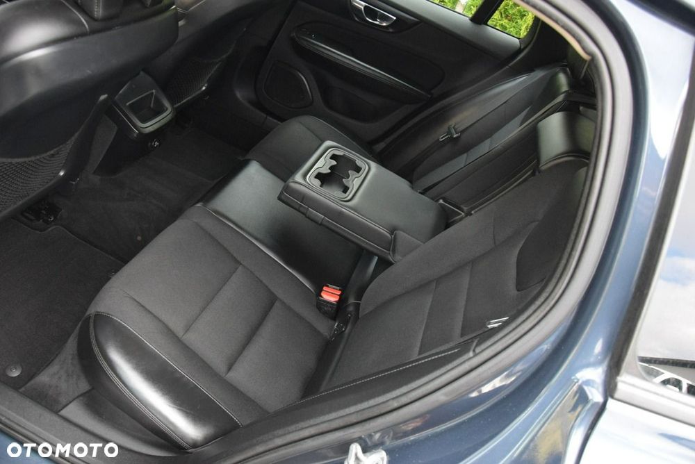 Volvo V60 D3 Momentum - 29