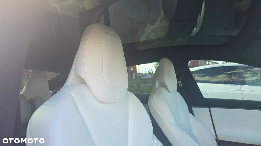 Tesla Model S Performance - 15