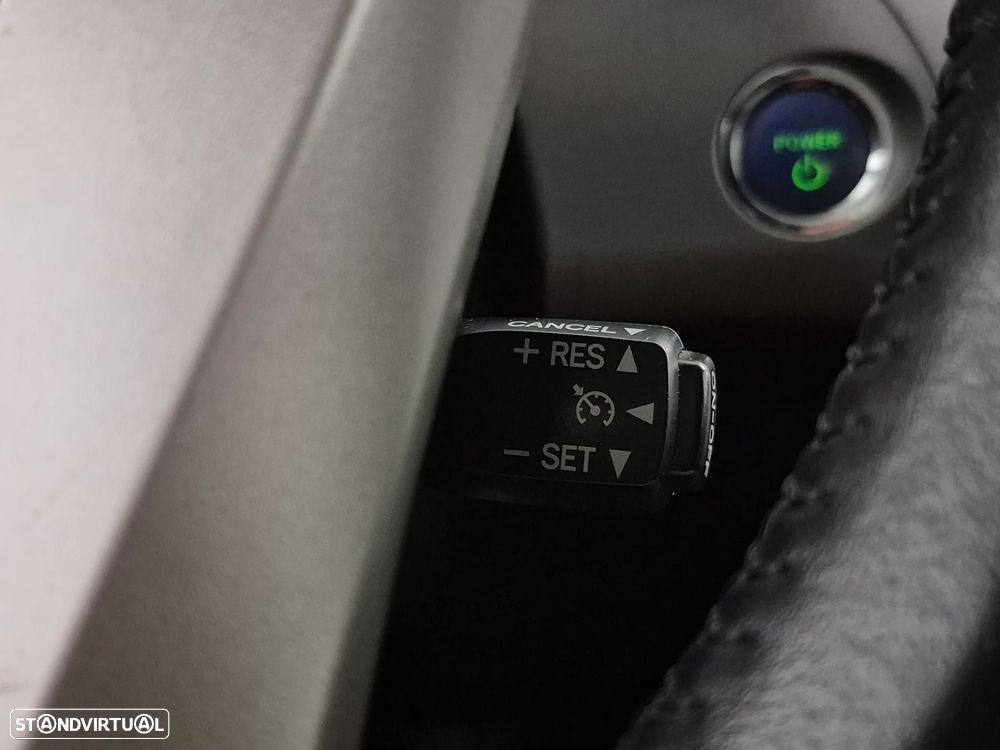 Toyota Prius 1.8 Plug-In Pack Premium - 19