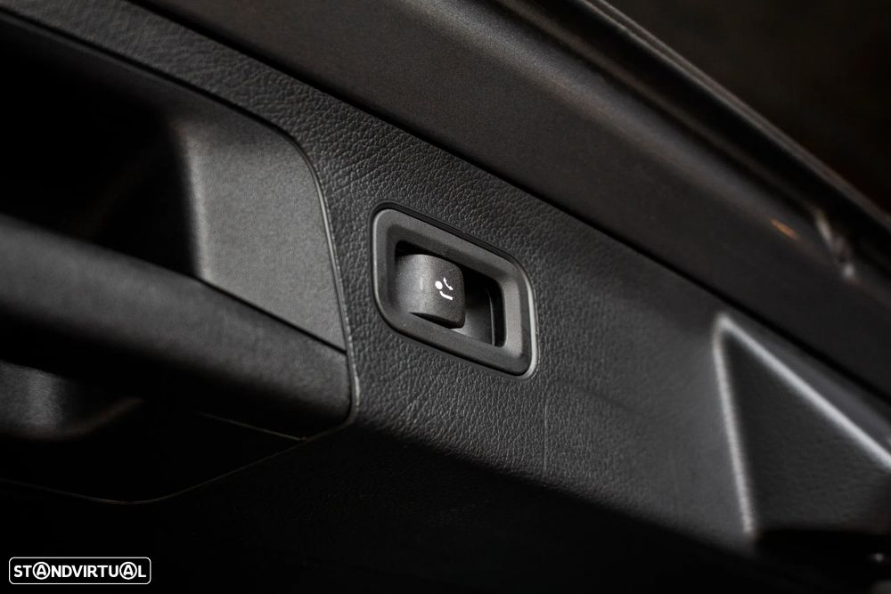 Mercedes-Benz A 250 e Progressive - 31