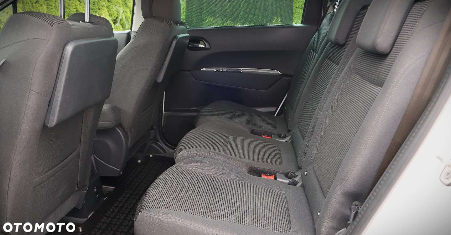 Peugeot 5008 - 16