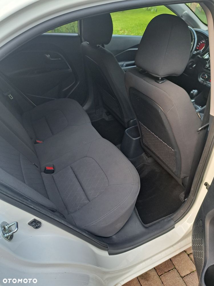 Kia Rio 1.1 crdi XL - 17