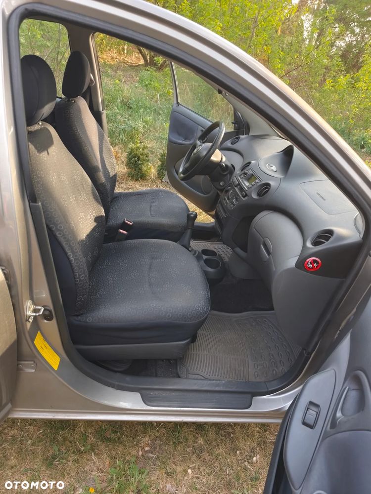 Toyota Yaris - 7