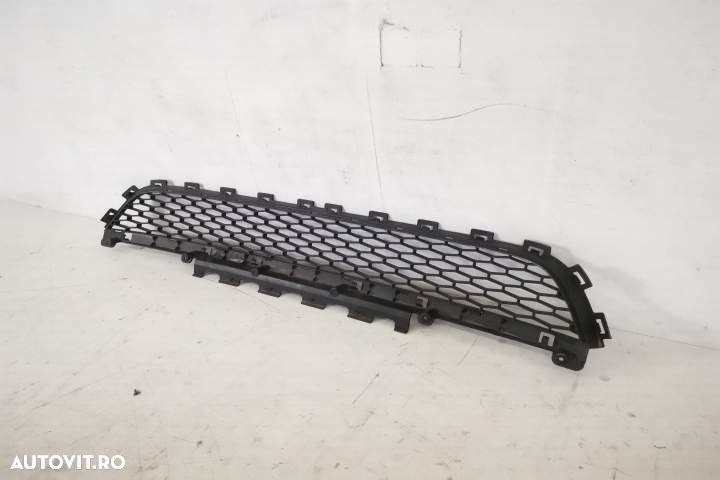 Grila centrala inferioara originala in stare buna  Land Rover  Discove - 5