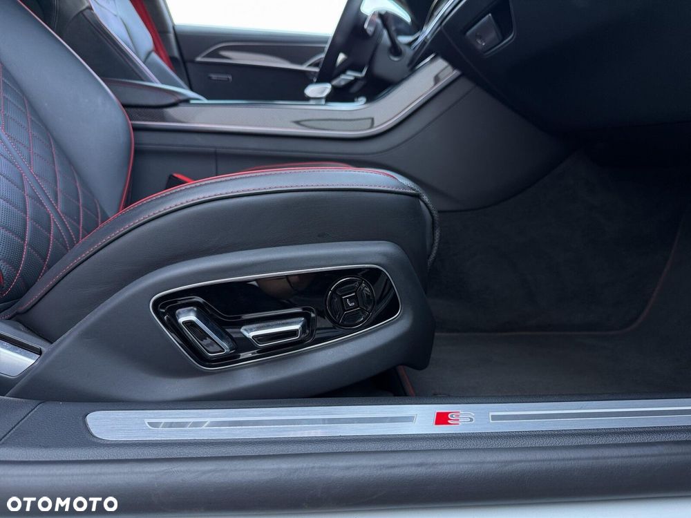 Audi S8 TFSI mHEV Quattro Tiptr - 33