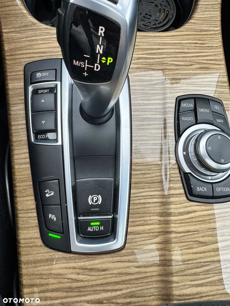 BMW X3 28i xDrive - 24