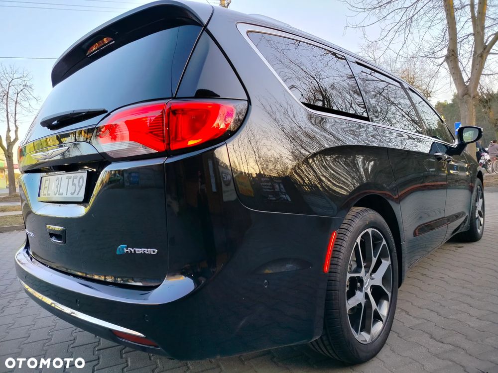 Chrysler Pacifica - 12