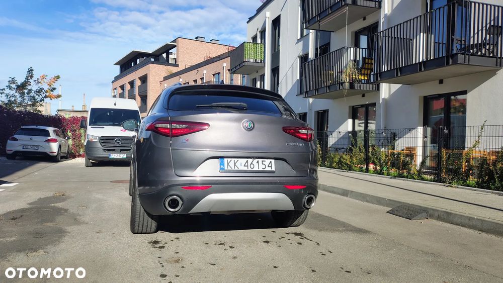 Alfa Romeo Stelvio - 4