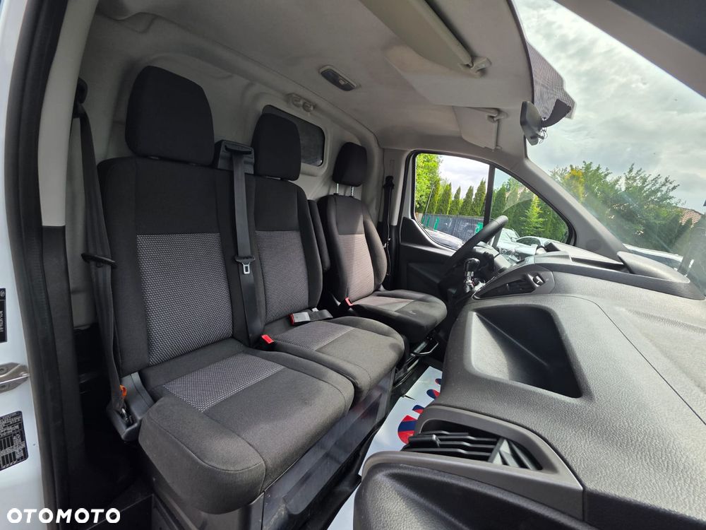 Ford TRANSIT CUSTOM - 18