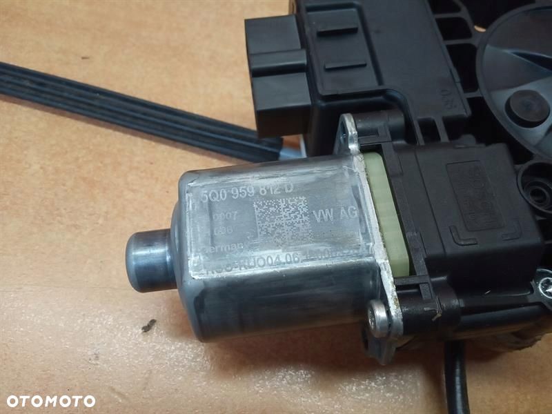 MECHANIZM SZYBY PRAWY TYŁ SEAT ARONA 6F0839462A EU - 4