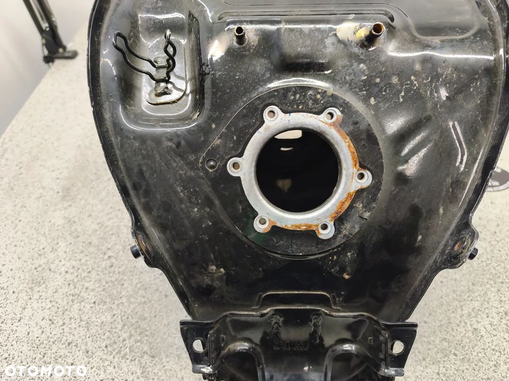 Bak, zbiornik paliwa KTM 125 Duke - 33