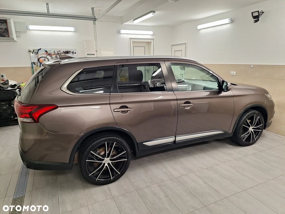 Mitsubishi Outlander 2.0 2WD Diamant Edition - 13