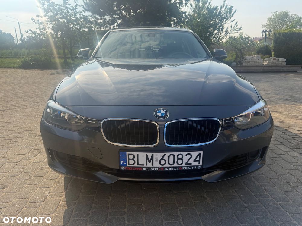 BMW Seria 3 320i - 2