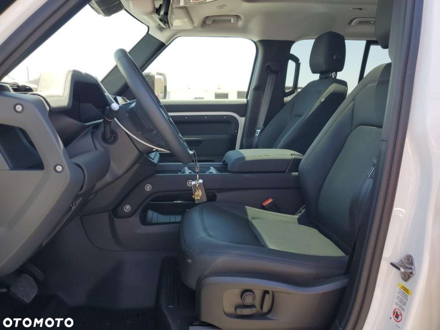 Land Rover Defender - 8