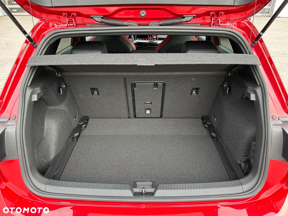 Volkswagen Golf VIII 2.0 TSI GTI Clubsport DSG - 37
